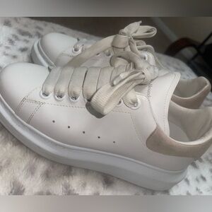 Alexander McQueen Women’s oversized sneaker in white/ patchouli, size 36